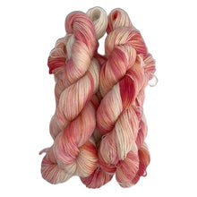 Lade das Bild in den Galerie-Viewer, Alpaka-Sockenwolle