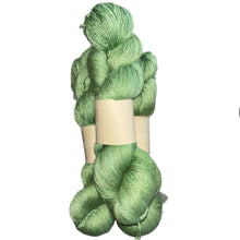 Lade das Bild in den Galerie-Viewer, Strickset Tuch Mojito
