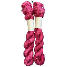 Lade das Bild in den Galerie-Viewer, Strickset Tuch Cosmopolitan
